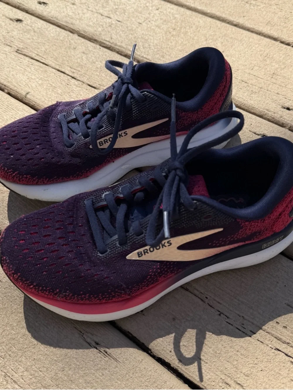 Brooks Ghost 16 Running Shoes Size 6.5 Medium Peacoat Raspberry‎